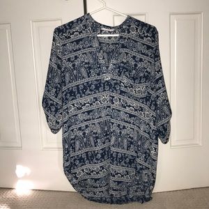 3/4 sleeve blouse with a pocket